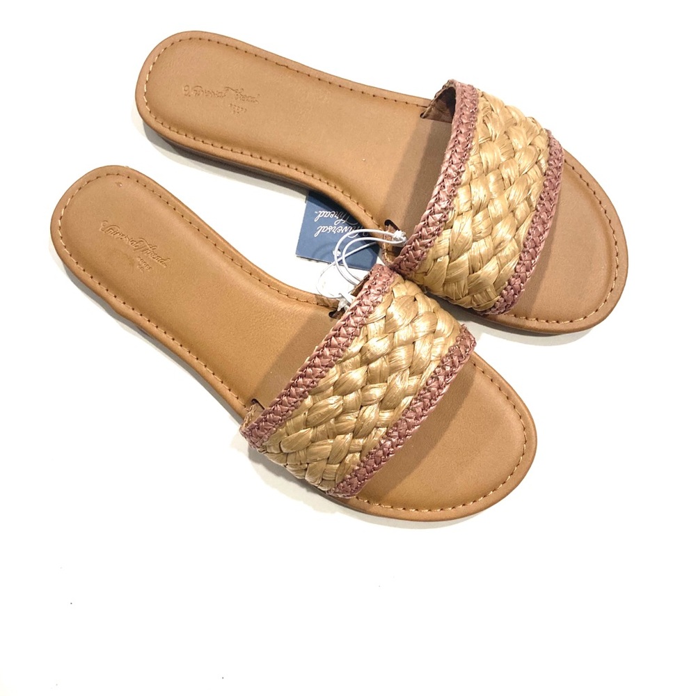 Universal Thread Flats - Picture 4 of 7